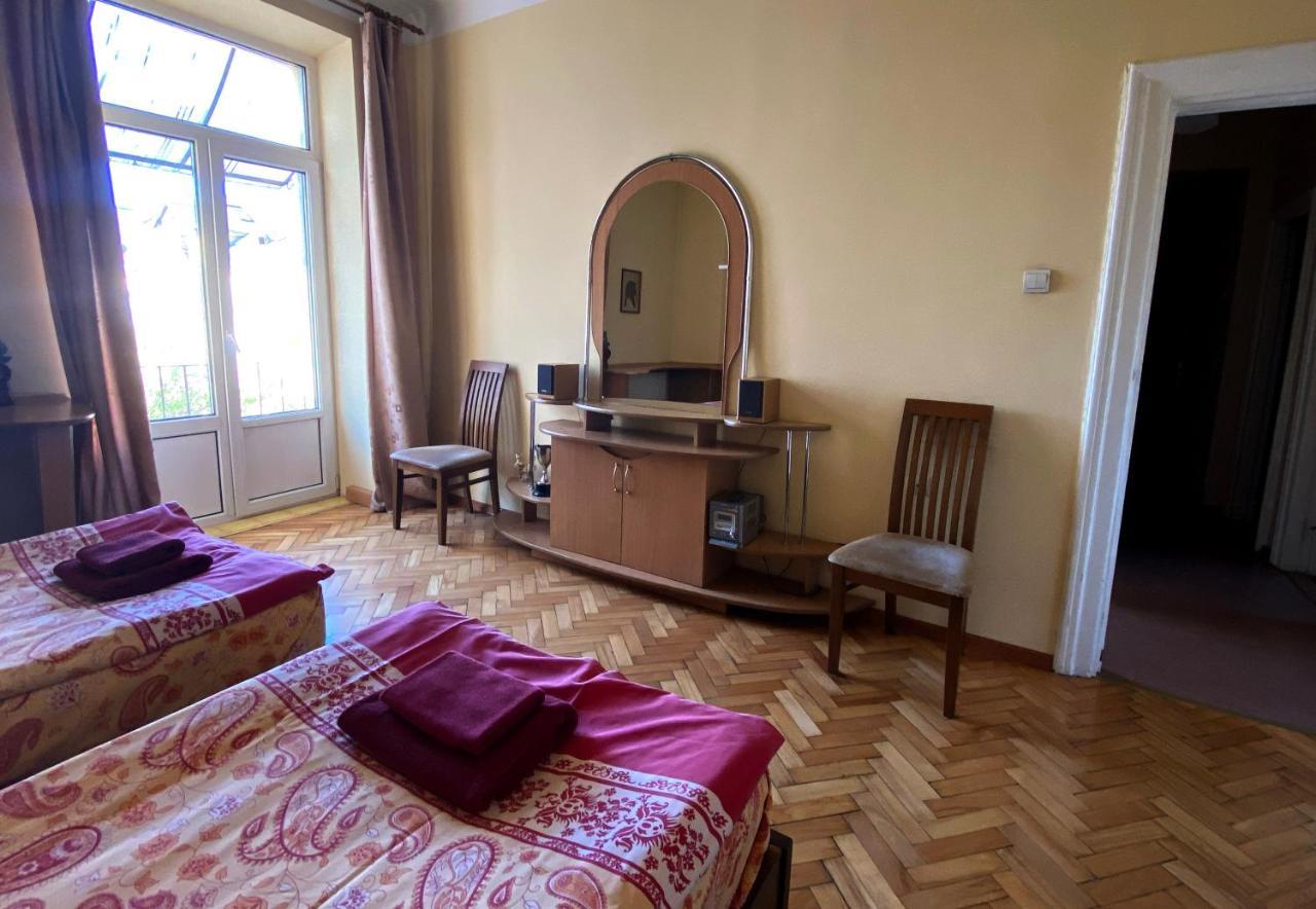 לבוב Apartment On Svobody Avenue מראה חיצוני תמונה